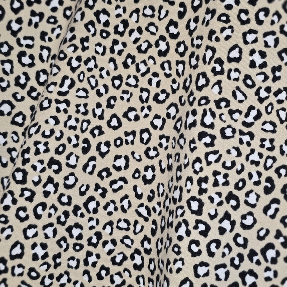 Boutique Chic Leopard Print Knot Front Blouse Size Medium - Picture 6 of 6